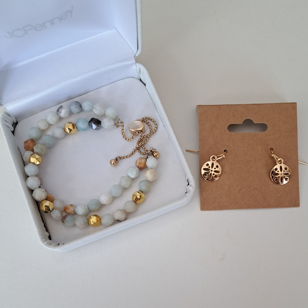 Beachy bracelet & earring set